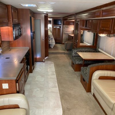 2007 Fleetwood Discovery 39V 330HP
