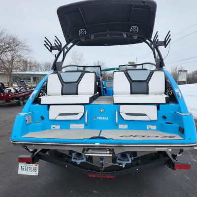 2022 Yamaha Boats 255XD.